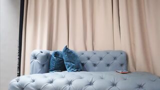 【小宝寻花】约了个红唇骚气妹子啪啪，口交上位骑乘猛操呻吟娇喘大声诱人