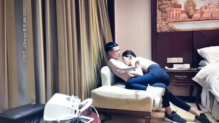 【黄先生探花】佳人不断，高价甜美外围，舔屌深喉