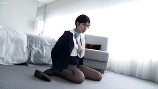 REAL-960 [中文字幕] 贴身调教诱人巨乳空姐，解禁她M体质，彻底沦陷高潮欲海！- 津久叶芽衣