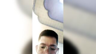【技校小妹】神似张子枫【下篇】两个中年大叔，3000包夜约出来，辣手摧花，尽情享用少女胴体，花样百出，调教小骚货