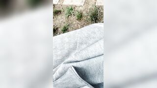 【有奶水的小少妇】农村小媳妇，留守在家寂寞了，跑到小树林里，挤奶水，抠骚逼，紧张刺激有趣