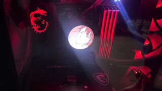 游戏女孩做得更好！用你的鸡巴在我脸上卸货