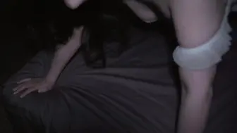 骚逼蕾丝主播，开房和粉丝甜蜜啪啪，沉浸在她的娇喘呻吟中，享受着这份甜蜜的禁忌之爱。