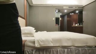 3000约极品外围，23岁，170cm，极品美胸，撩人水平一流，前凸后翘，绝美尤物值得一干