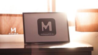 MAN-0005赤裸-梁芸菲