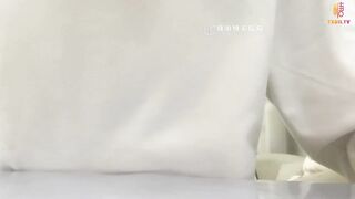 最终还是上了自己的妹妹 不良小妹被抓包只能用鸡吧对他进行教育 小敏儿